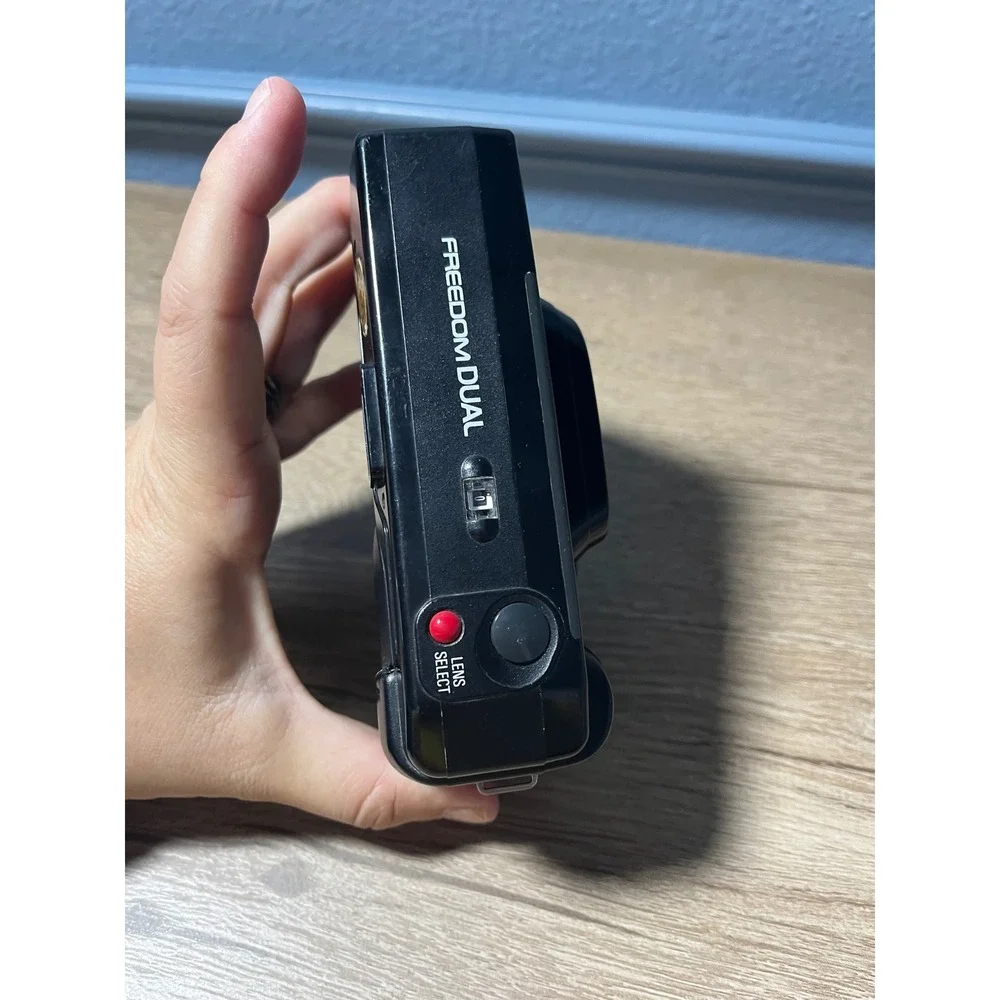 Minolta Freedom Dual AF 35mm Point & Shoot‎ Film Camera - PARTS only